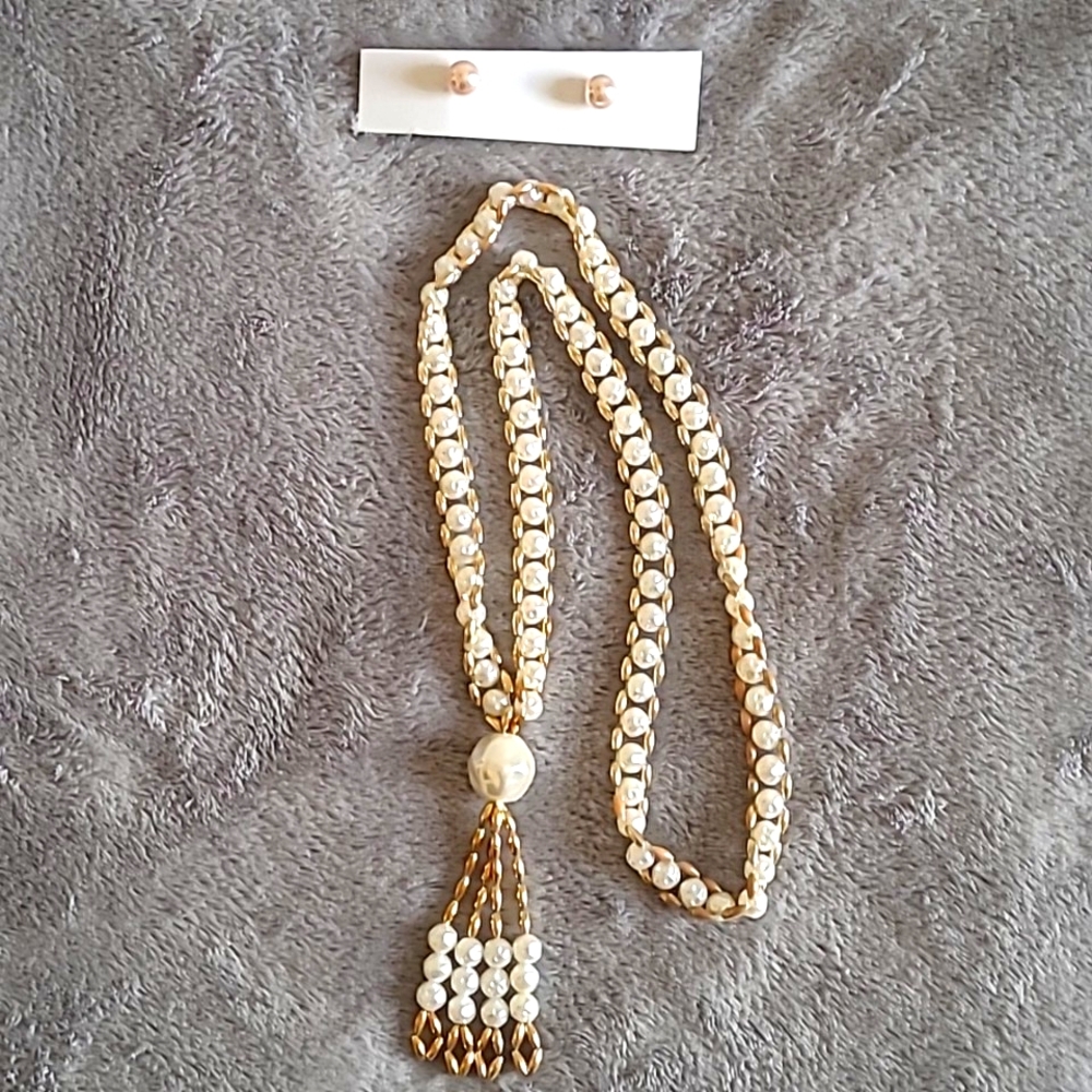 Vintage Faux Pearl&Gold Toned Necklace&Earrings Set